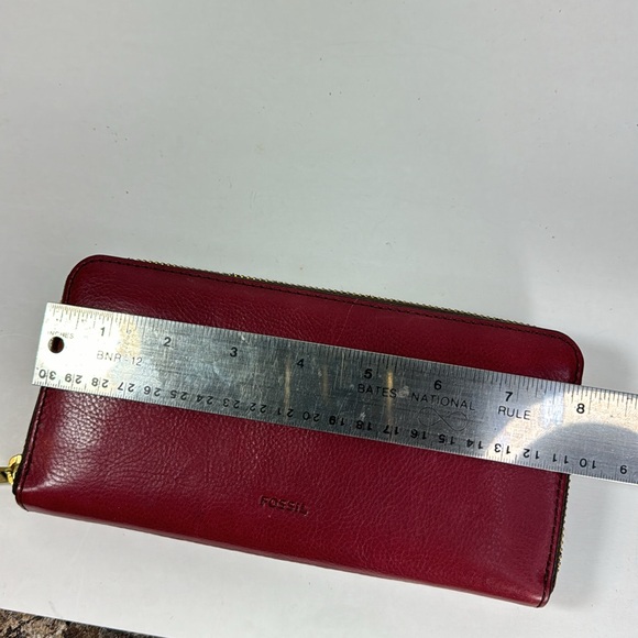 Fossil Leather Wallet - Picture 11 of 12